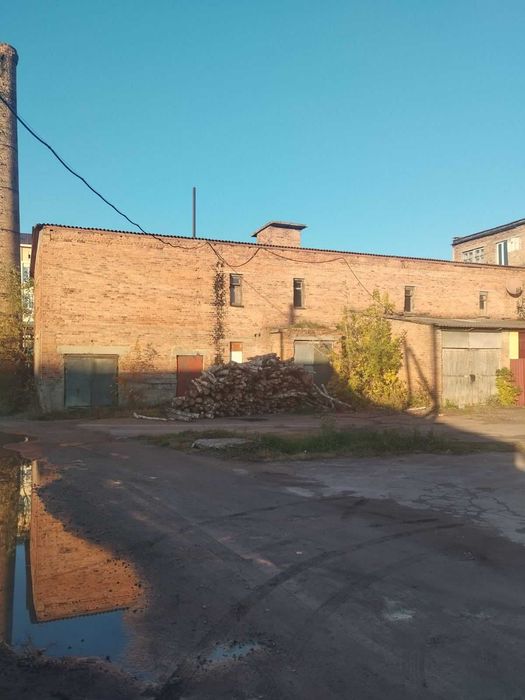 Продам приміщення 296,6 м² — центр Пулин