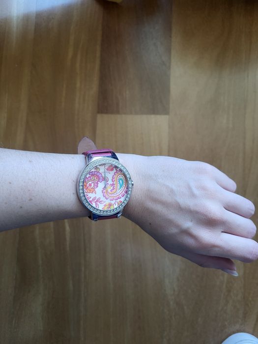 Relógio Fúcsia com Brilhantes - GUESS