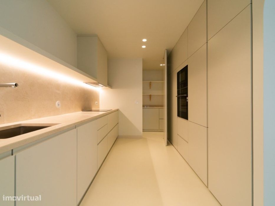 Apartamento T4 na Rua do Telhal