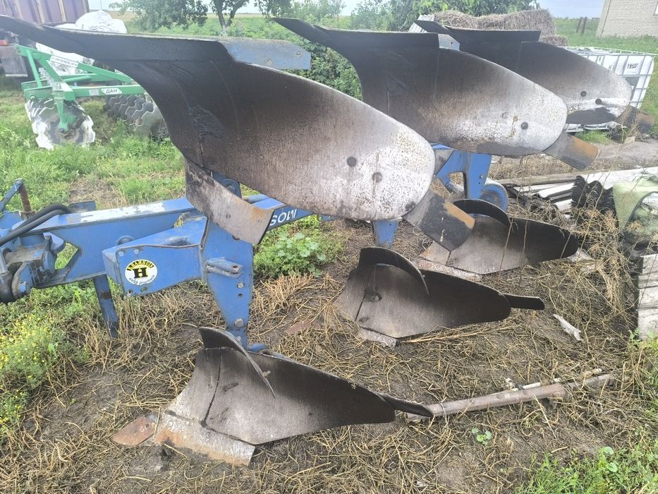 Продам плуг оборотний