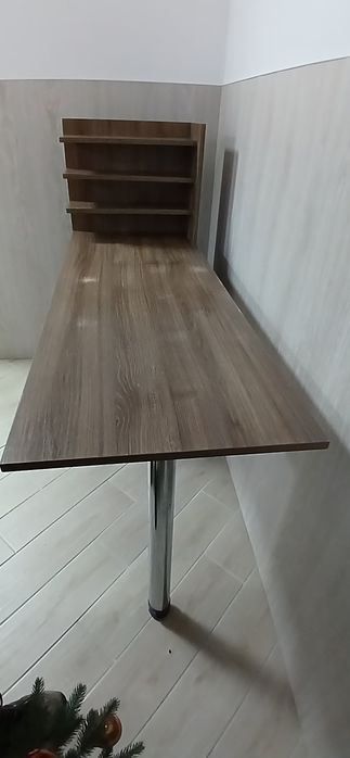 Продам гарний Б/У стіл для манікюра