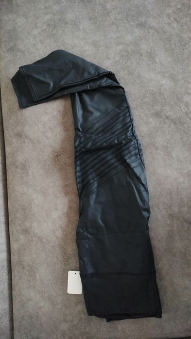 Ocieplane legginsy skórka czarne l/xl