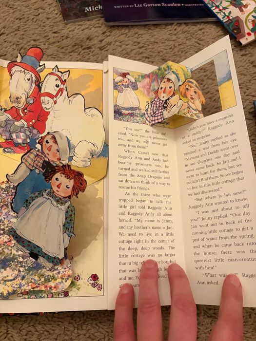 Унікальна 3Д книга Джонні Груел Пригоди Ганчір"яної Енні НОВА