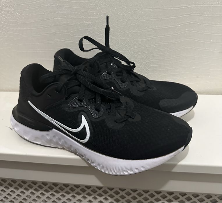 Кросівки Nike Renew Run 2 устялка 26 см