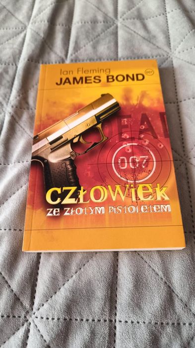 Ian Fleming James Bond „Człowiek ze złotym pistoletem”