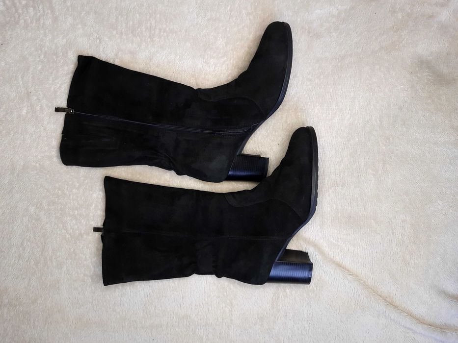 Жіночі замшеві черевичкі на каблуку