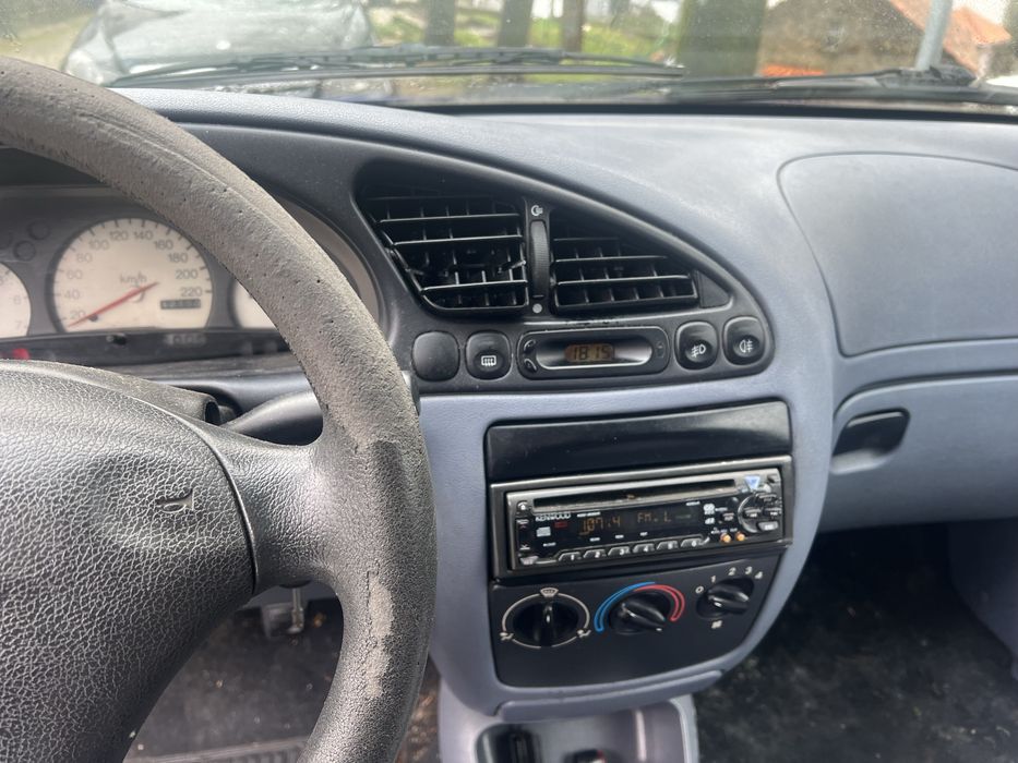 Ford fiesta 3 portas , inteiro