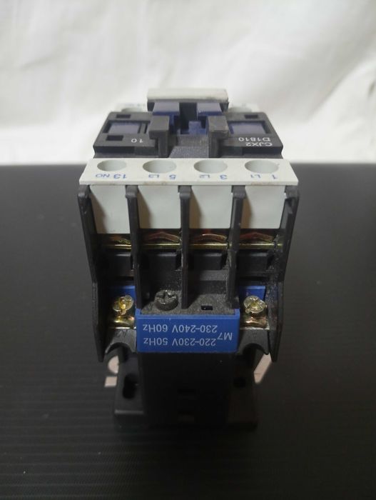 Пускатель (контактор) CJX2-D1810, 18А, 220В, 7,5 кВт