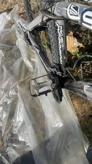 Bicicleta Scott YZ1 travões de disco e suspensão