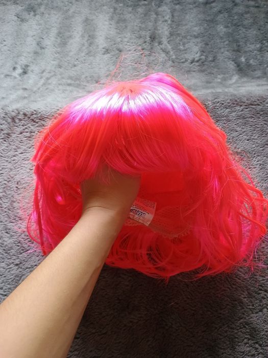 Peruka neonowa Boland