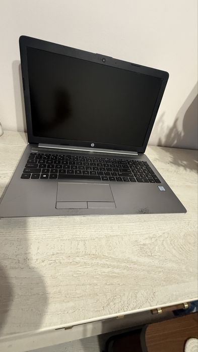 Laptop HP 250 G7 – używany, do naprawy lub na części (z ładowarką)
