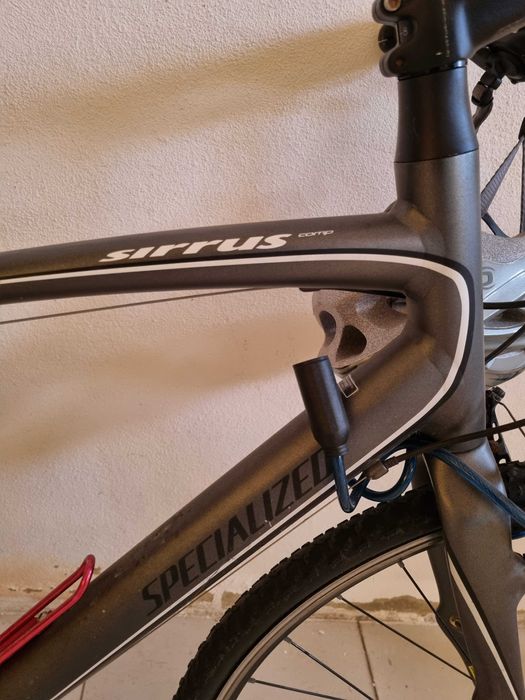 Specialized Sirrus Comp Tamanho M + acessórios