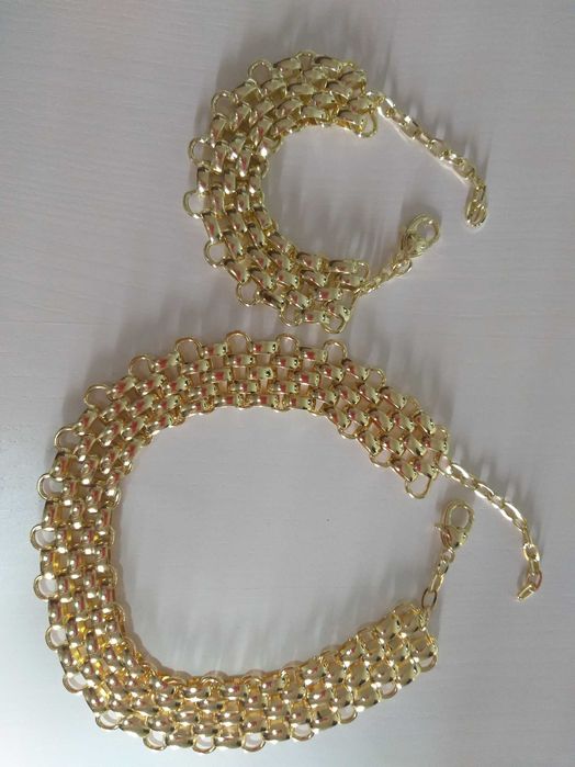 Colar e pulseira em dourado