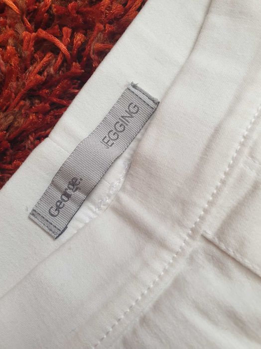 Kremowe dżinsowe leginsy George M