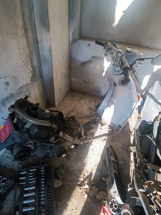 запчасть на Suzuki inch up Sport(пластик б у)sepia zz address v 100