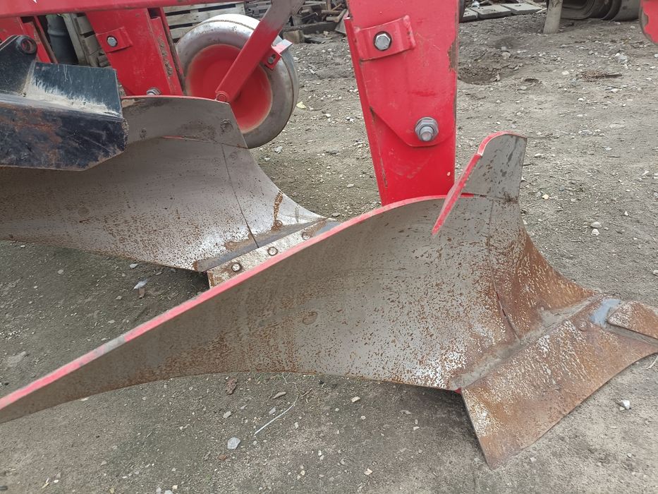 Pługi  4 skibowy akpil  400