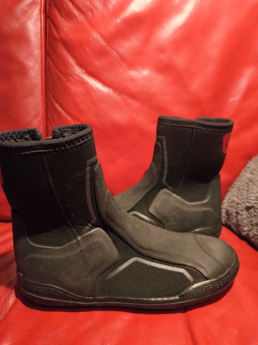 Buty neoprenowe żeglarskie Tribord i rękawiczki np. do morsowania