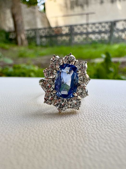 Luksusowy pierścionek z szafirem i brylantami | 2,10ct +  1,40ct p823