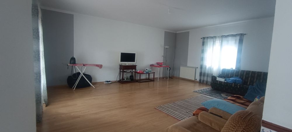 Moradia v4+V2 em marinhais com piscina