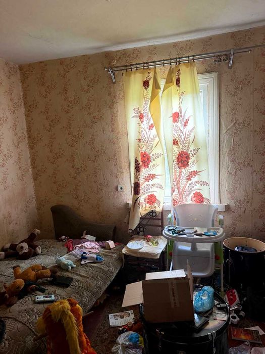 Будинок у Пісківці 80 км до Києва, земля 14 сот, поруч Ліс. Школа, садочок, електричка, лікарня. Можна сертифікат