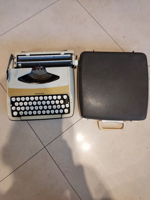 Máquina de escrever Singer