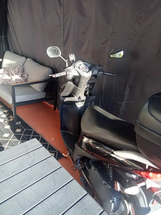 Troco scooter por caravana pequena pra uma pessoa pago a diferença de volta