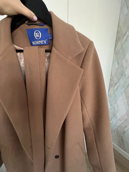 Пальто жіноче в кольорі camel
