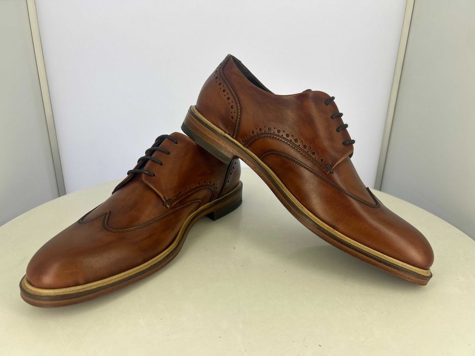 Sapato clássico todo em pele castanho mel!