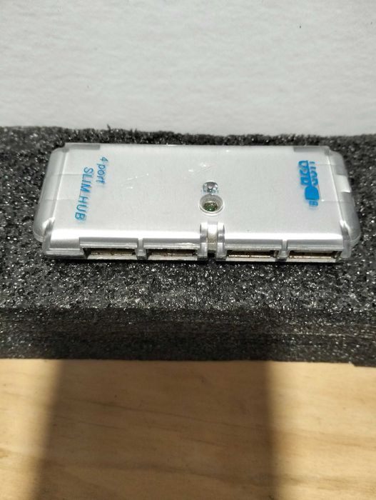 Comutador usb Entradas Saída