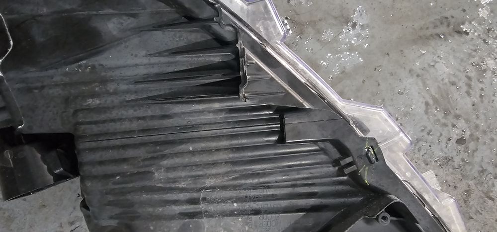 Óptica direita Ford mustang mach-e 2023