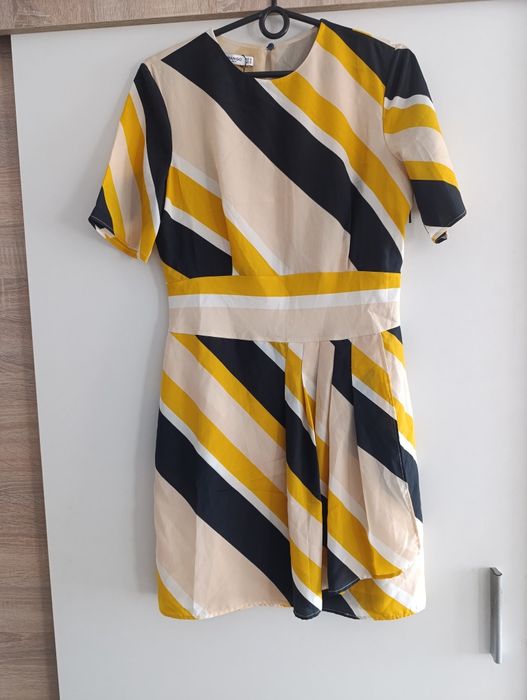 Mango rozmiar M sukienka krótka do pracy do biura na wiosnę