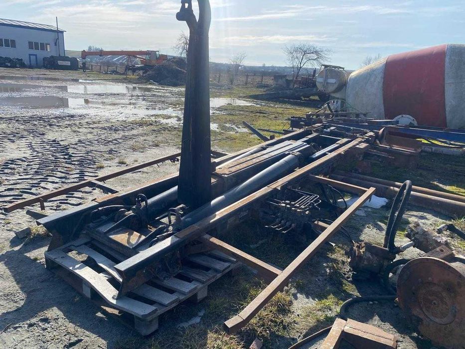 Гаковий мультиліфт LIV L2481(Slovenia)  Свіжий бункеровоз на машину