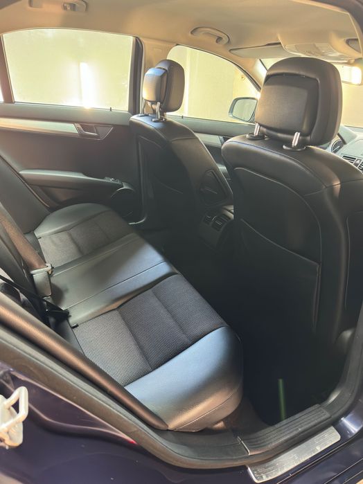 Mercedes-Benz C 220 — fotografia 9