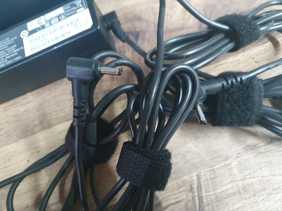 Зарядка зарядное блок питания Fujitsu Stylistic 19v 60-65w 3.5×1.35mm