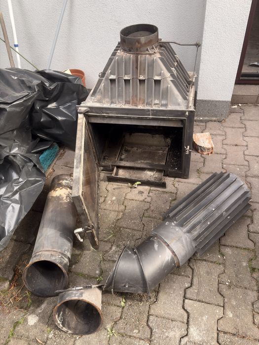 Kominek żeliwny  używany( brak rusztu)