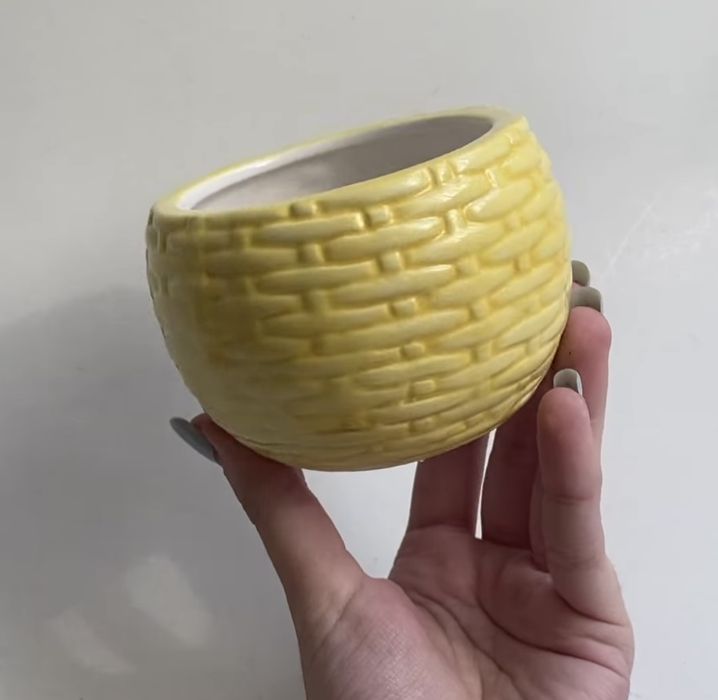 Кашпо для квітів