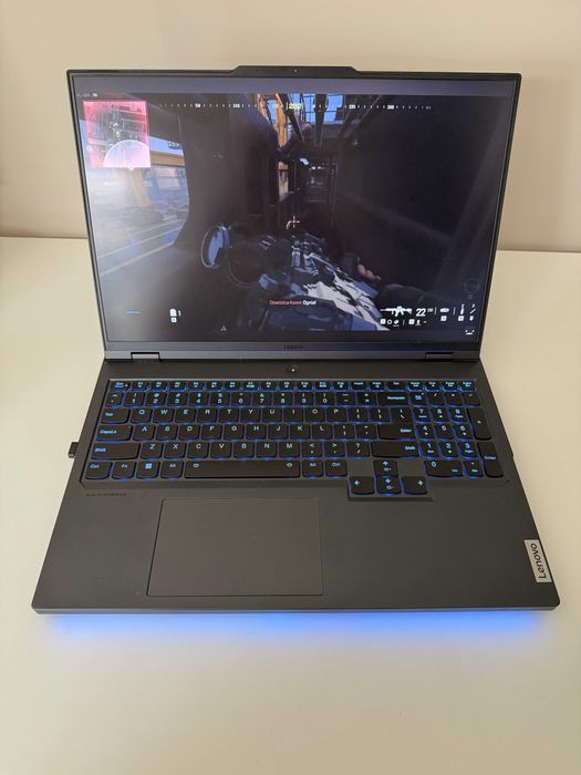 Laptop Gamingowy Lenovo Legion Pro 7 Gen-8 16ARX8H RTX4080 Black Frida