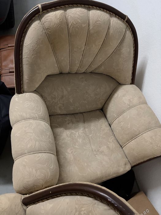 Sofá e poltronas antigas