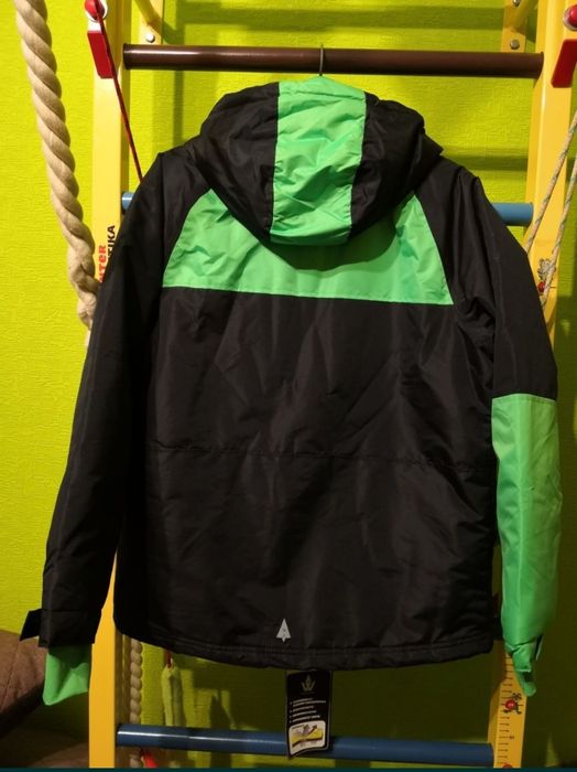 Продам   куртку на мальчика WHITE PASSAGE