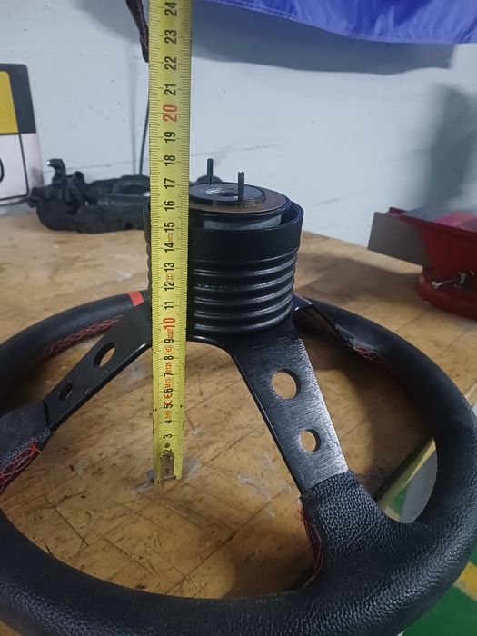 Volante réplica OMP c Cubo Nissan Nissan