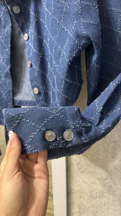 Джинсова куртка від Loavies