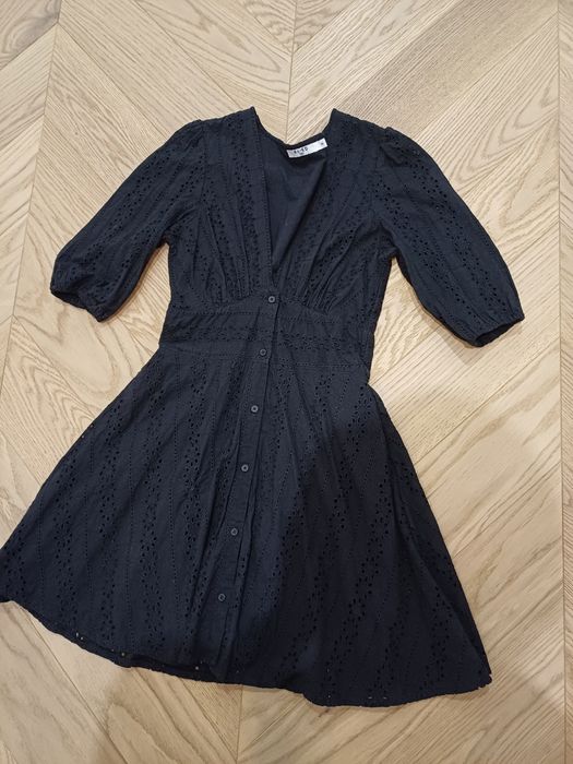 Sukienka czarna ażurowa XS