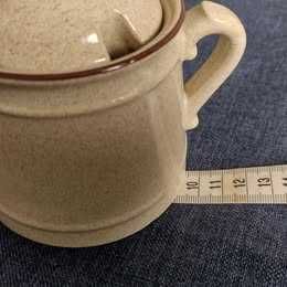 Conjunto de açucareiro e leiteira em grés antigo, nunca usado