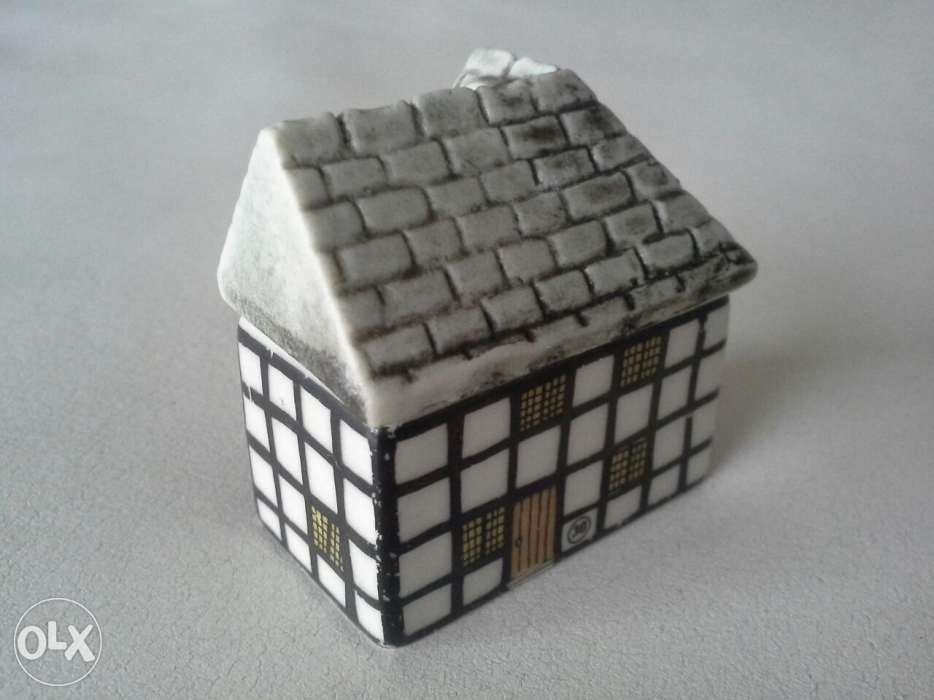 Várias miniaturas em porcelana inglesa