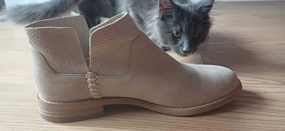 Botki Clarks nowe, nieużywane.