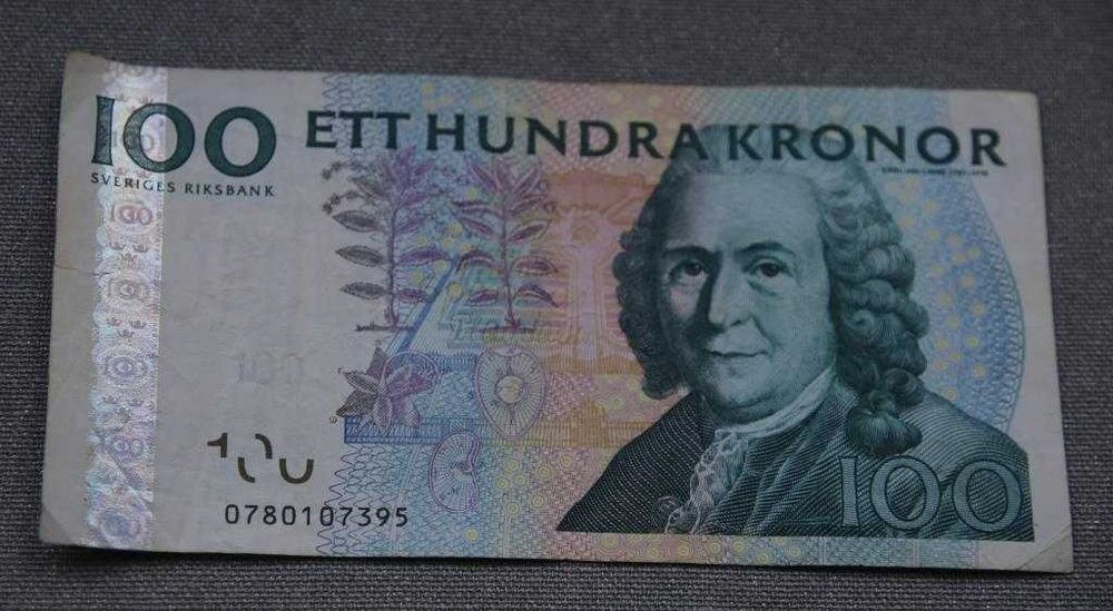 Cem e vinte Kronor suecas
