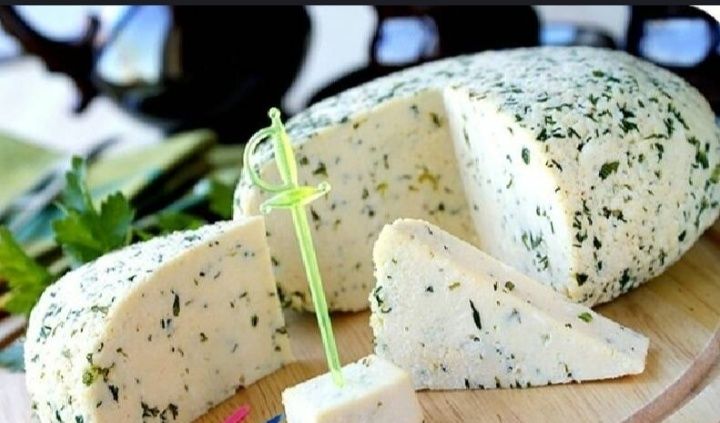 () Сімейна ферма ()