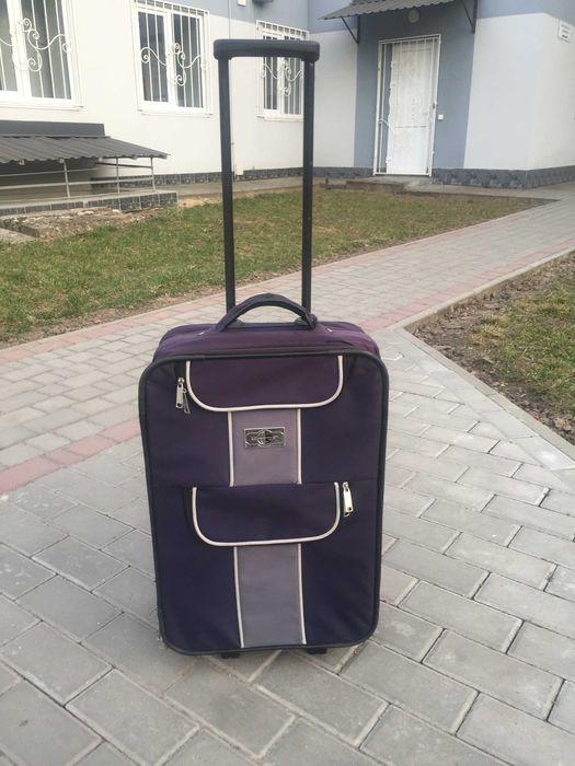 Чемодан на колесах Луцьк