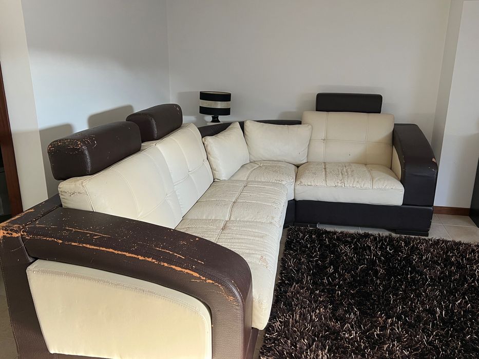 vendo sofá pouco usado mas visivelmente degradada pele sintética