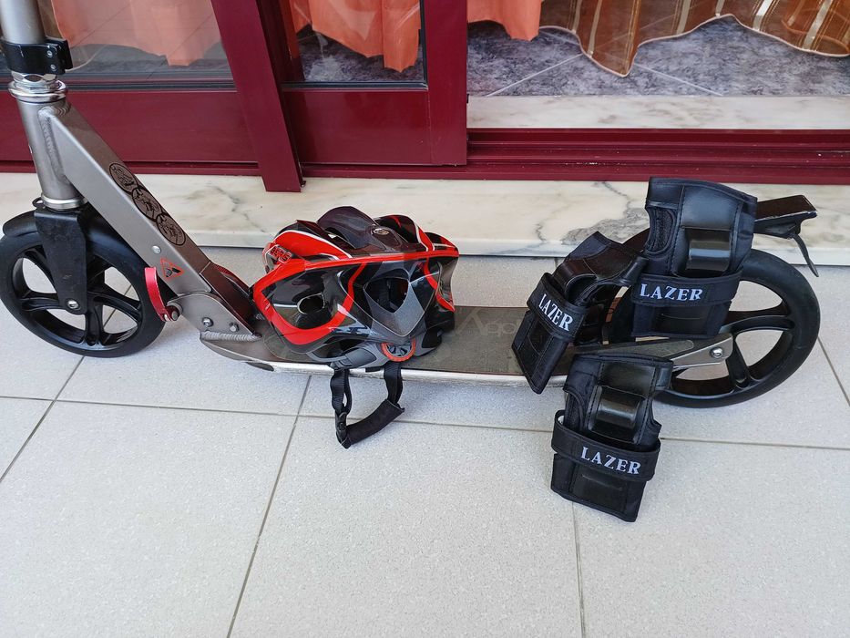 Trotinete Urbana Oxelo Town 5 + Kit Completo de Proteções (Capacete, Guardas e Munhequeiras)